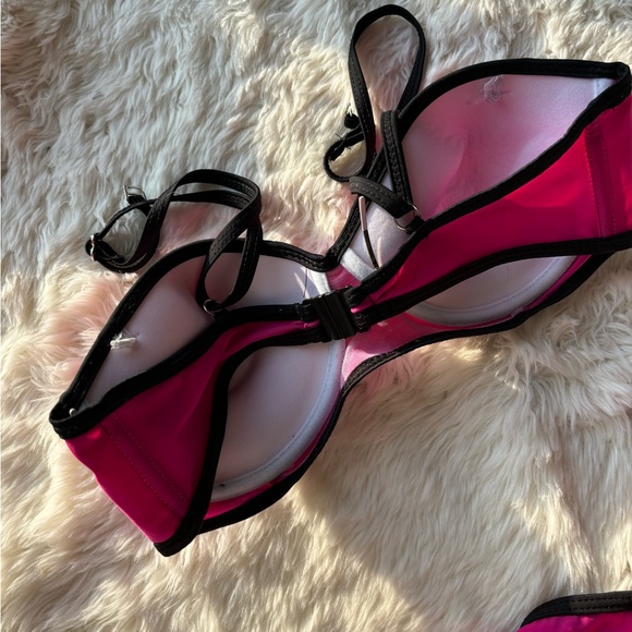 Pink bikini - Picture 7 of 11